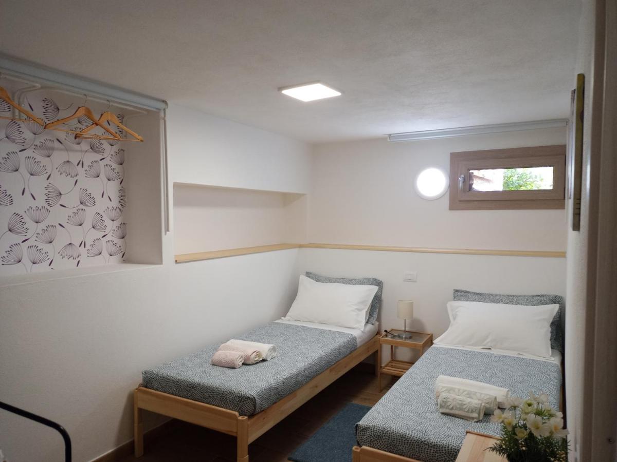 Vacanze Nella Casetta Pula Exterior foto